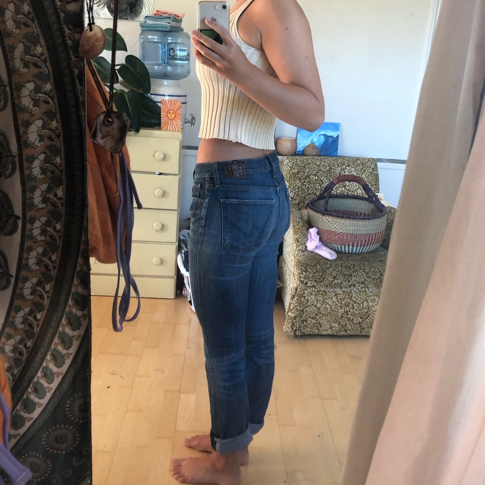 Medium rise straight leg dark blue jeans stretchy